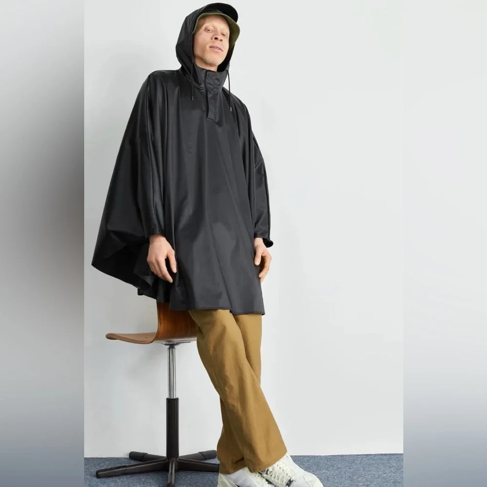 RAINS UNISEX waterproof poncho/cape - Picture 3 of 10